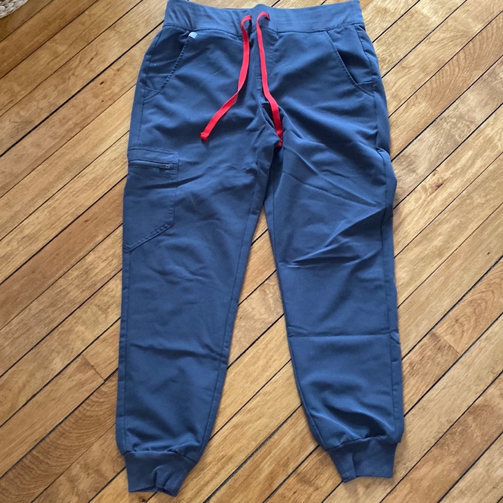 Figs charcoal scrub pants jogger S petite
